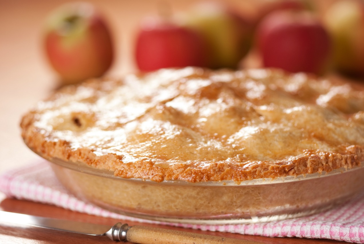 Golden Date and Apple Pie Recipe | Veggie Fest