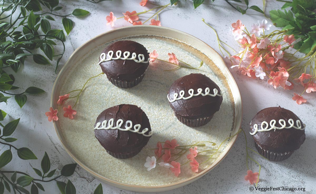 Hostess-Chocolate-Cupcakes.-wb