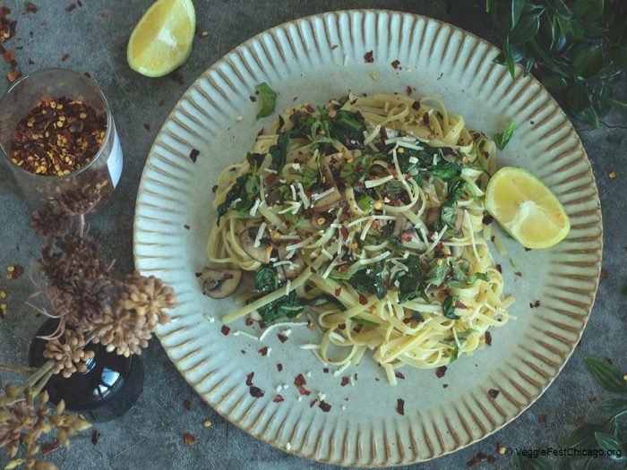 Verdes gloriosos con linguini