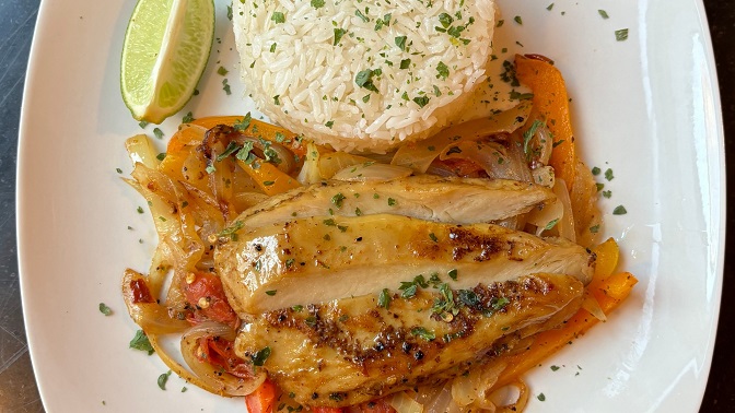 VeggieFest-Food-Demo-Dame-Dia-Native-Foods-Vegan-Yassa-Chicken-with-Jasmine-Rice